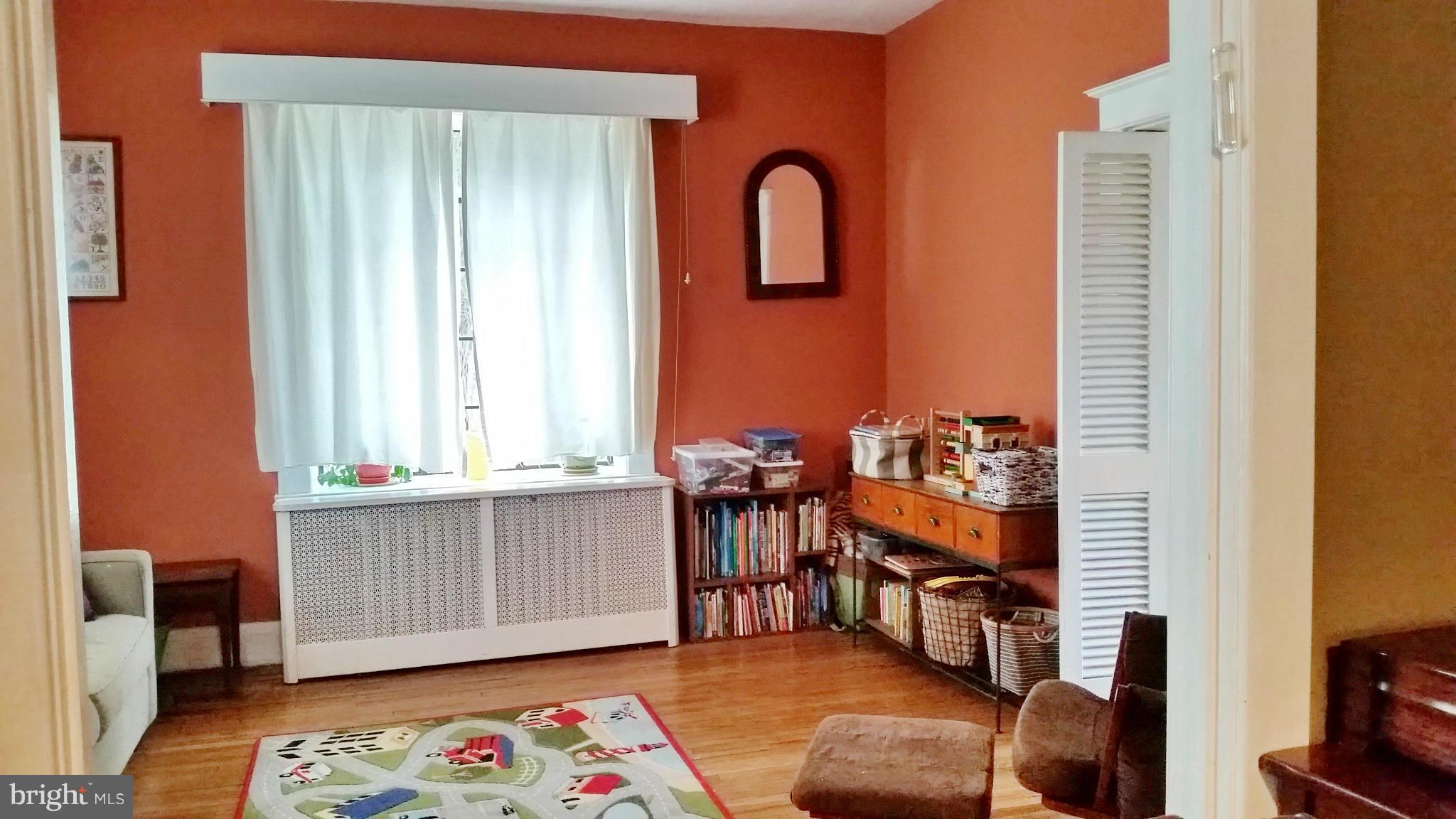 6200 Pimlico Road Baltimore, MD 21209 - Photo 8 of 26 Living Room