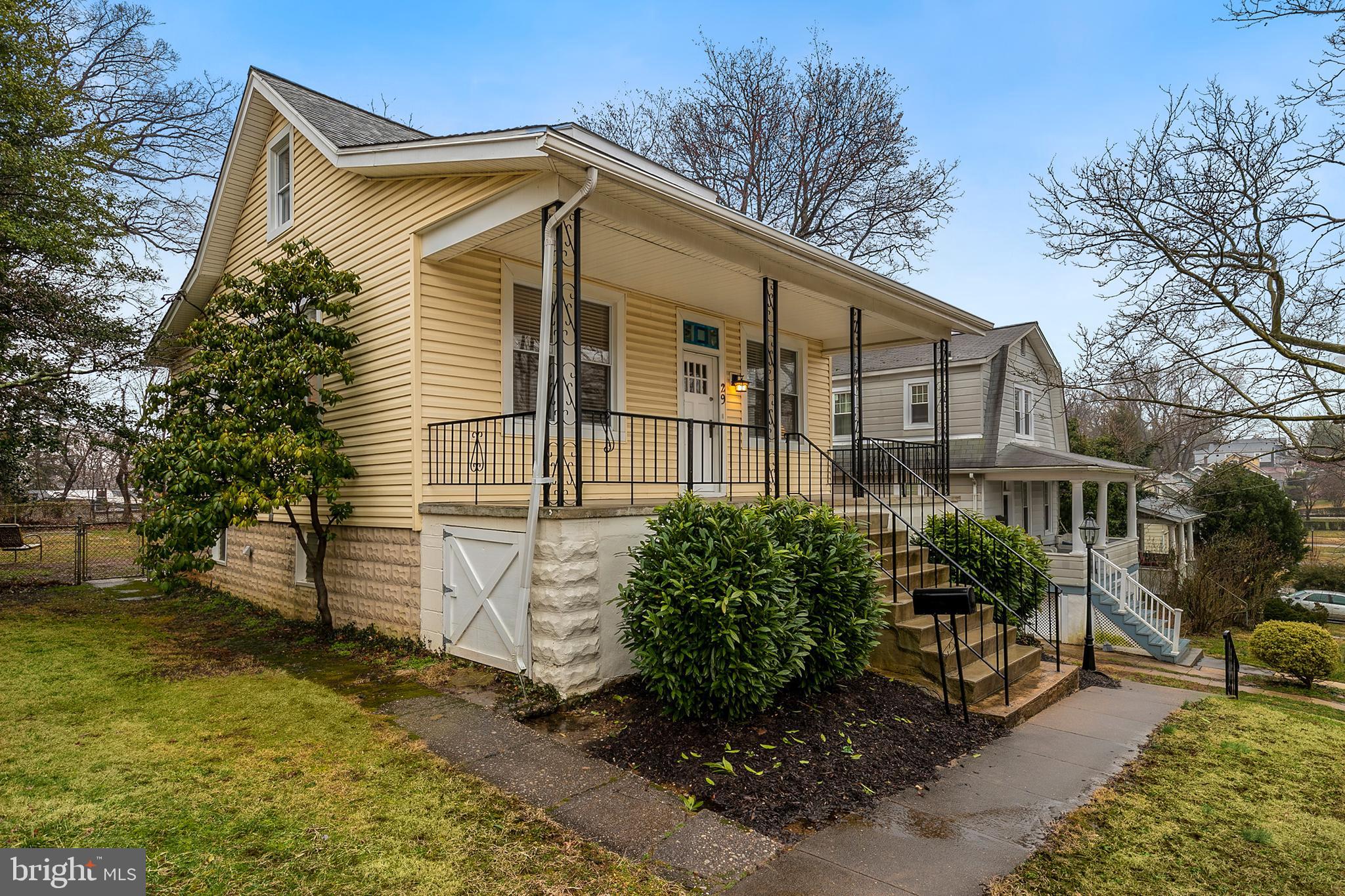 29 Edmondson Ridge Road Baltimore, MD 21228 - Photo 3 of 38