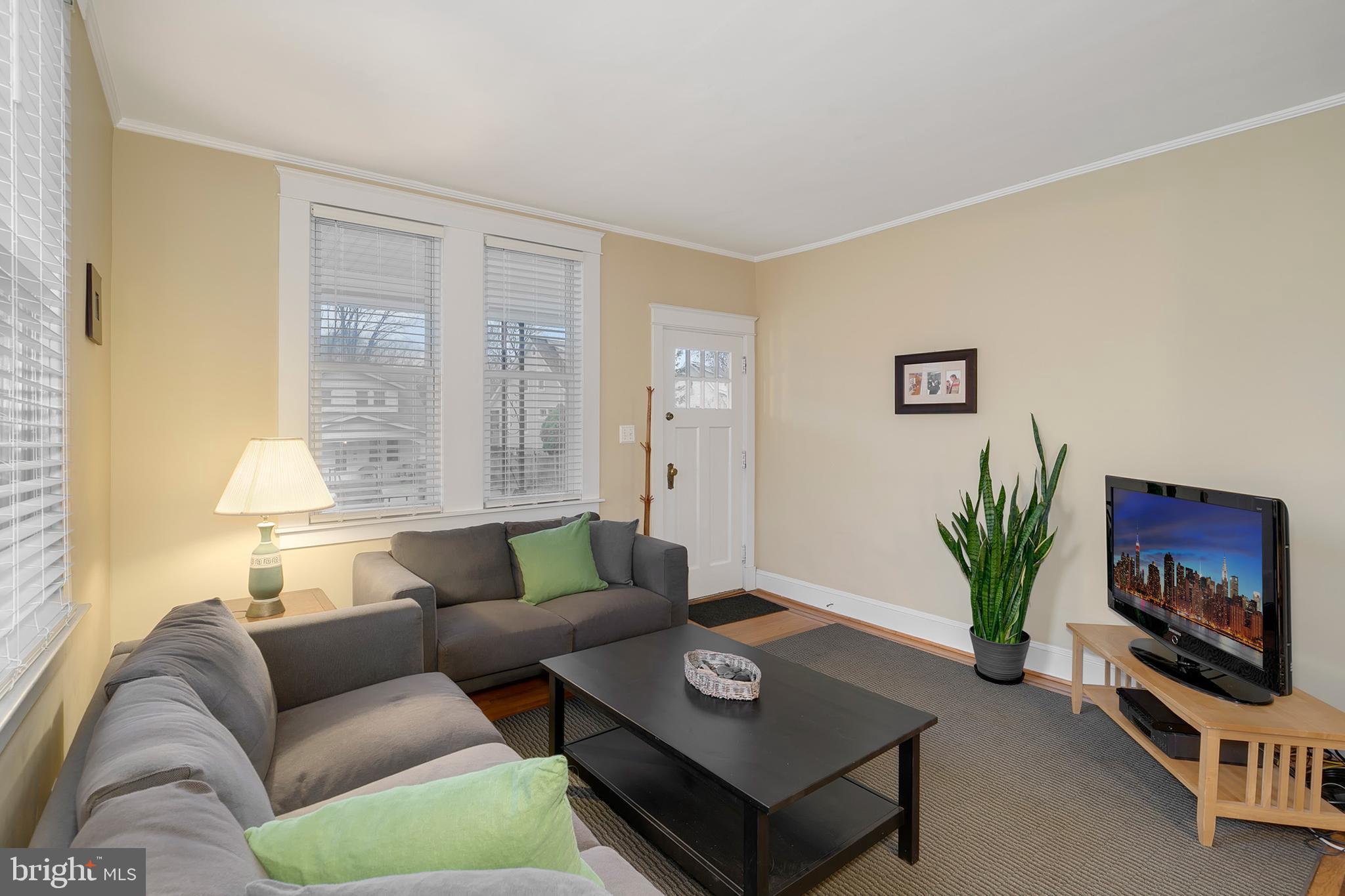 29 Edmondson Ridge Road Baltimore, MD 21228 - Photo 5 of 38