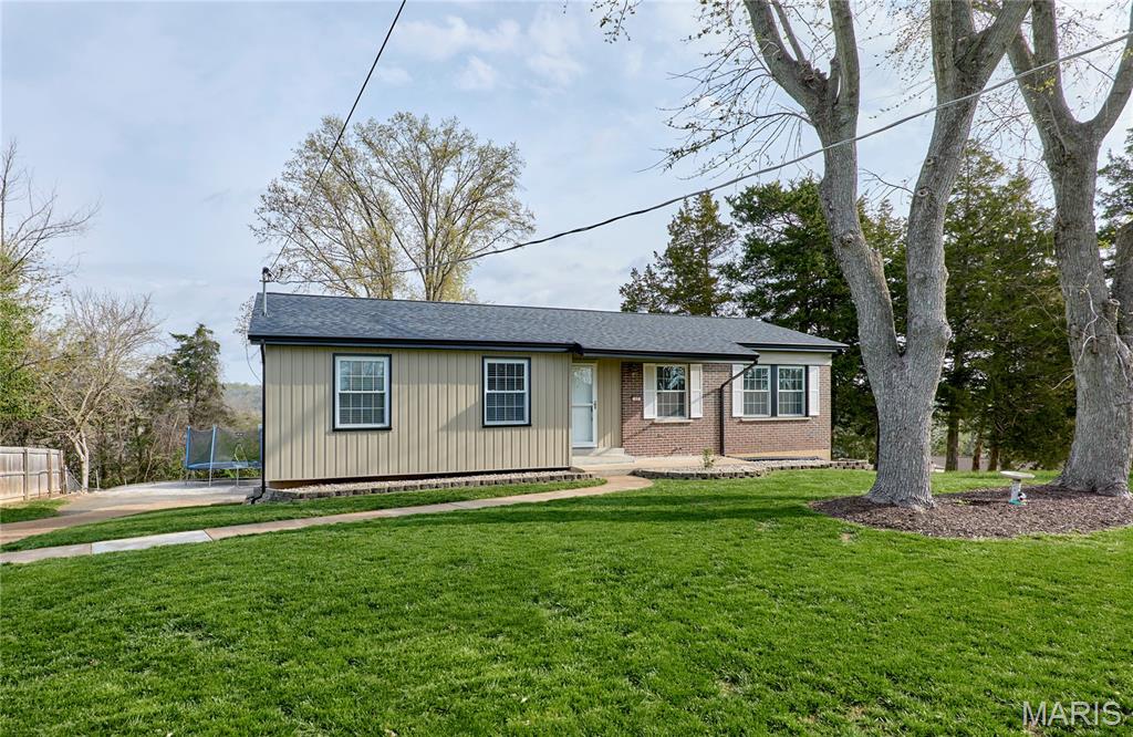 17 Ridgemoor Drive Fenton, MO 63026 - Photo 2 of 28