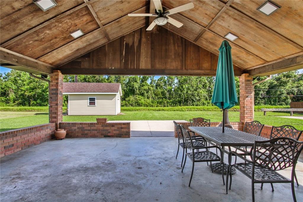 202 Somerset Road Laplace, LA 70068 - Photo 3 of 24 Gallery Image 3