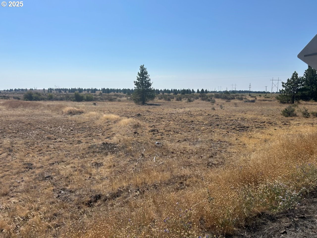 27 26bickleton Highway Roosevelt, WA 99356 - Photo 4 of 6 a view of a lake view