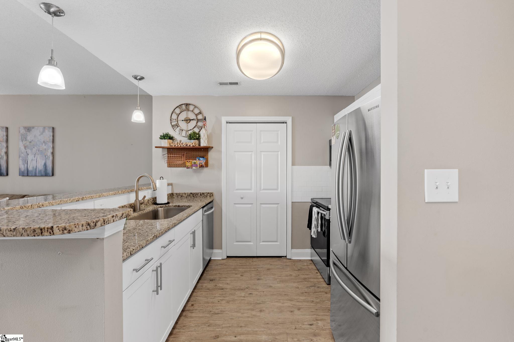 10 East Washington Street, Unit 2I Greenville, SC 29601 - Photo 21 of 25