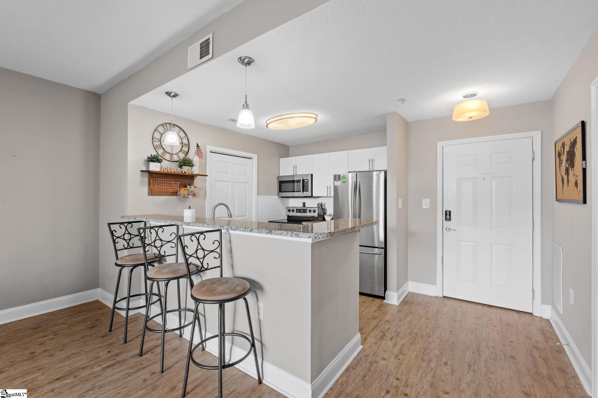 10 East Washington Street, Unit 2I Greenville, SC 29601 - Photo 22 of 25