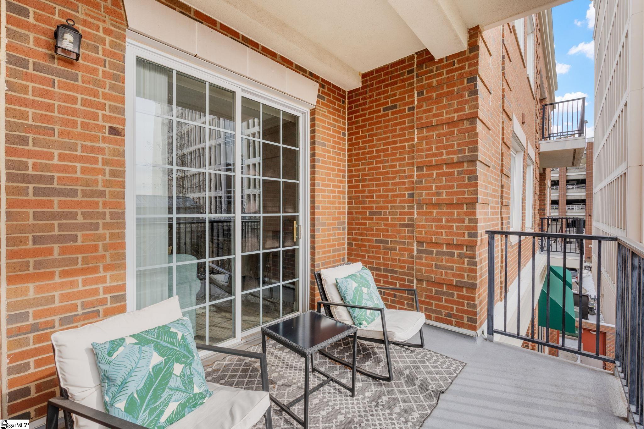 10 East Washington Street, Unit 2I Greenville, SC 29601 - Photo 8 of 25