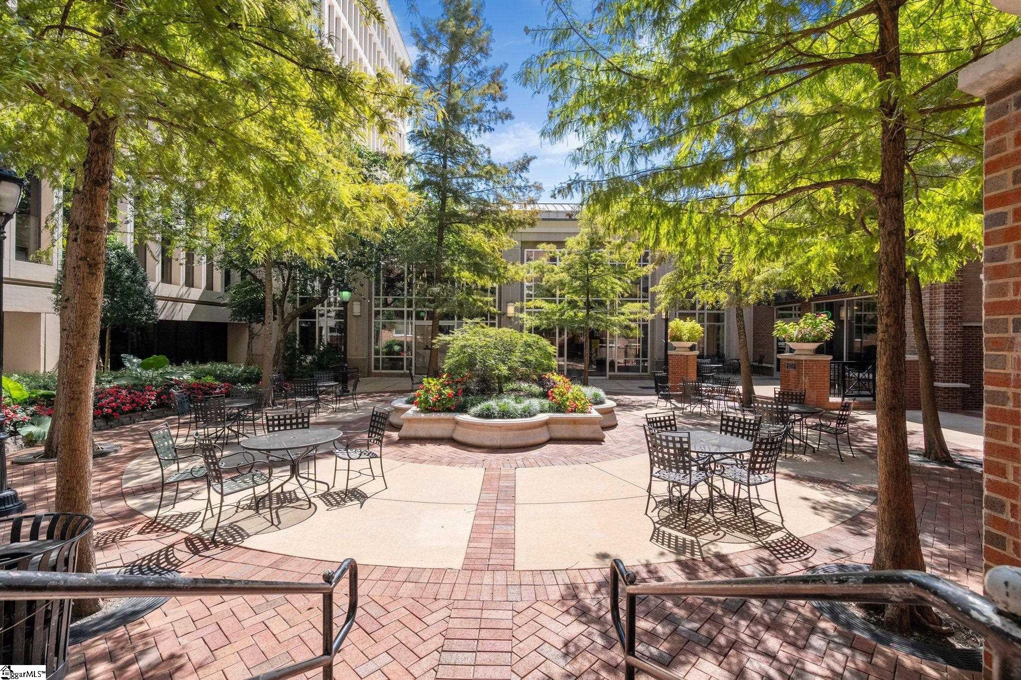 10 East Washington Street, Unit 2I Greenville, SC 29601 - Photo 9 of 25