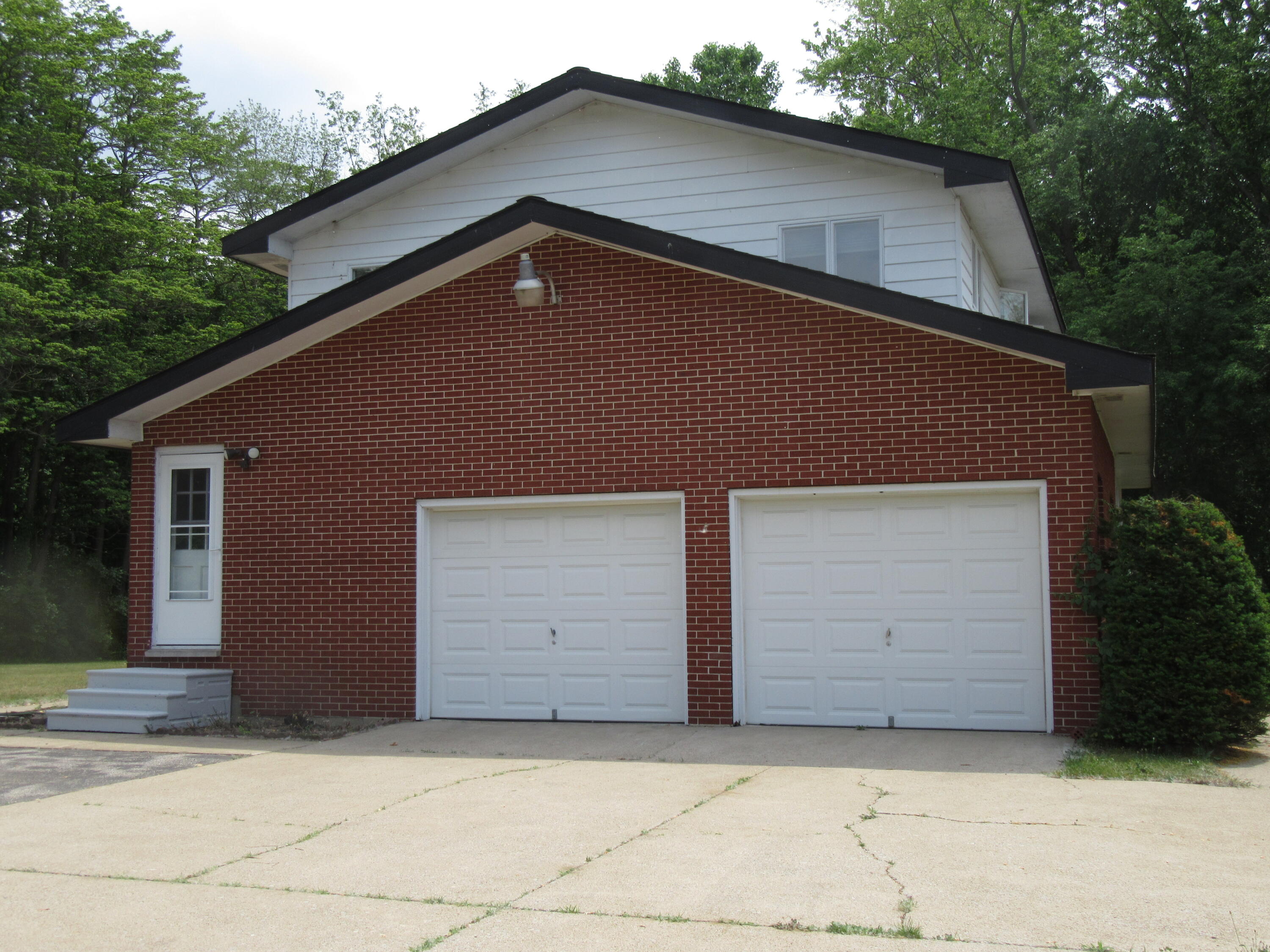 9767 Gast Road Bridgman, MI 49106 - Photo 4 of 43 IMG_0986