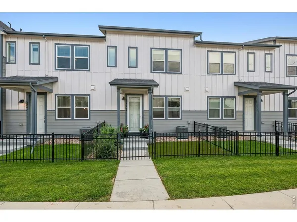 $460,000 | 2865 Bear Springs Circle, Longmont, CO 80503