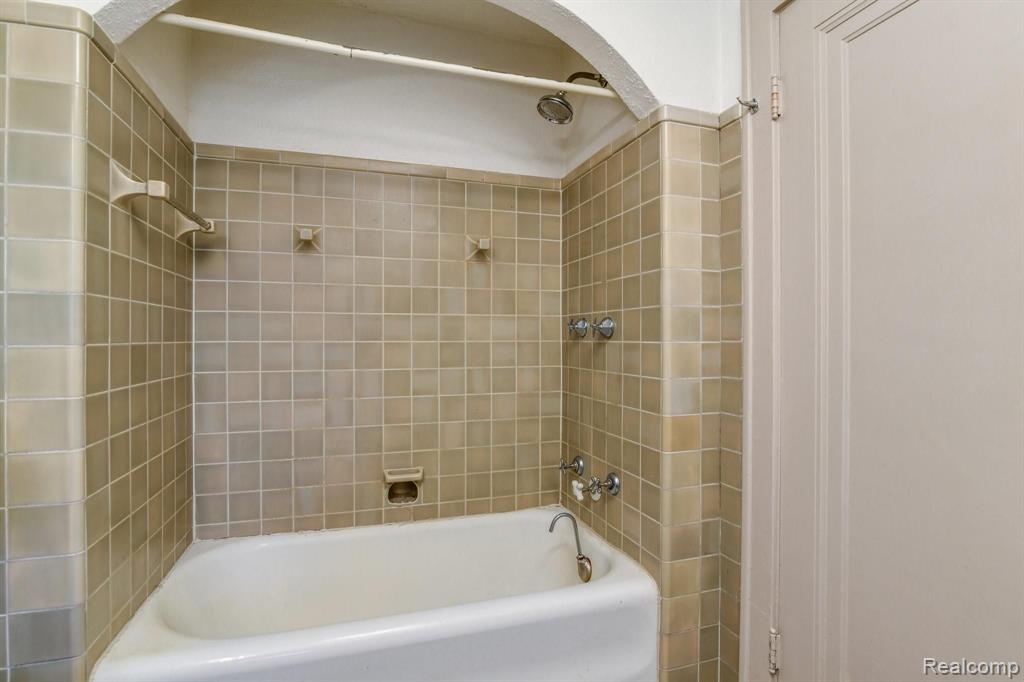 1122 Bishop Road Grosse Pointe Park, MI 48230 - Photo 22 of 44