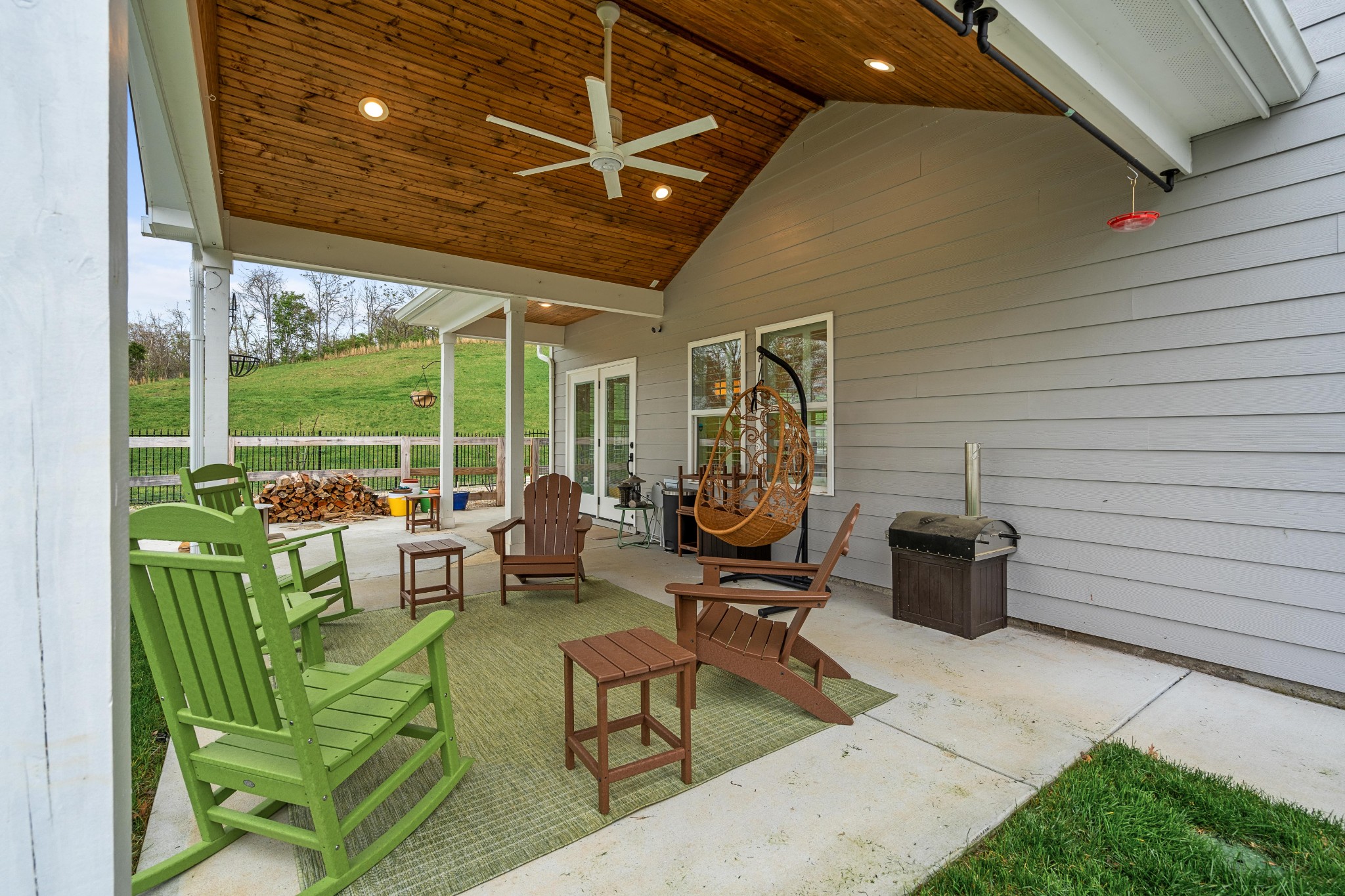 2056 Notchleaf Road Antioch, TN 37013 - Photo 32 of 42 a living room with patio furniture