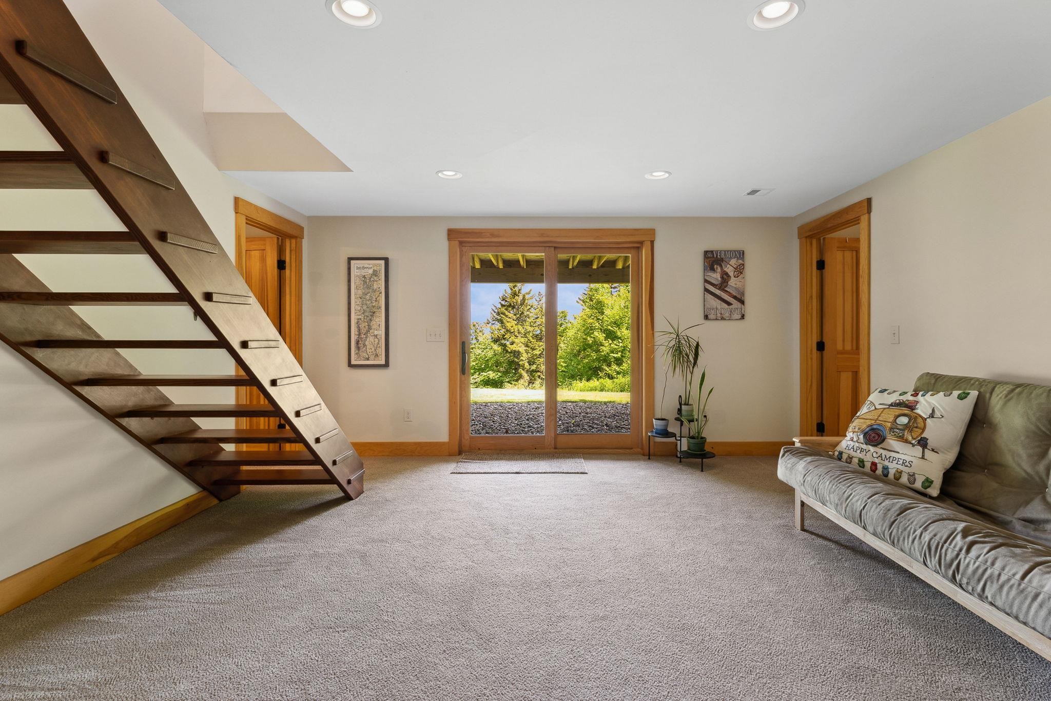 1045 Ring Road Waterbury, VT 05676 - Photo 32 of 56