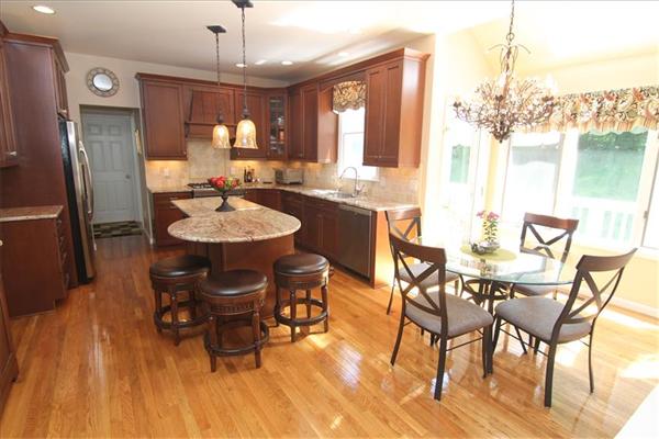 11 Keyes House Road Shrewsbury, MA 01545 - Photo 2 of 30 Gallery Image 2