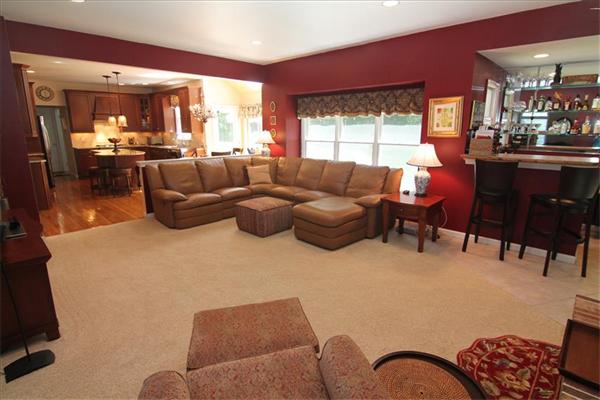 11 Keyes House Road Shrewsbury, MA 01545 - Photo 4 of 30 Gallery Image 4