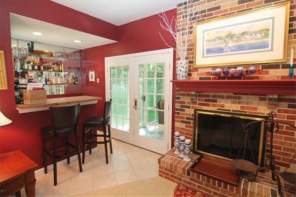 11 Keyes House Road Shrewsbury, MA 01545 - Photo 10 of 30 Gallery Image 10