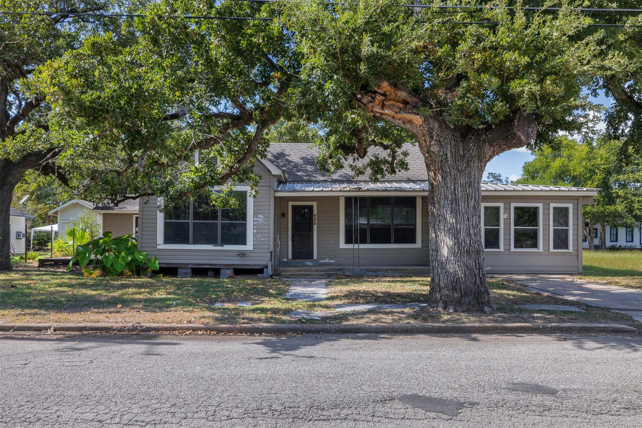 488 7th Street Somerville, TX 77879 - Photo 1 of 43
