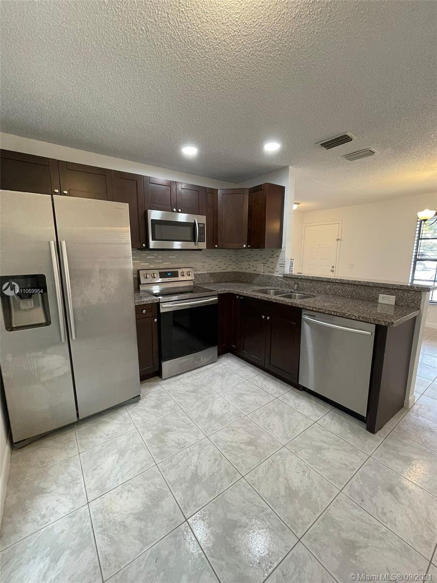 3429 Foxcroft Road Miramar, FL 33025 - Photo 9 of 27 Gallery Image 9
