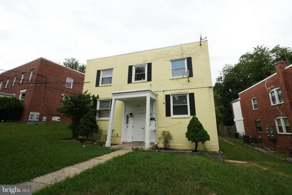 $2,204 | 3216 28th Street Southeast, Unit 2, Washington, DC 20020