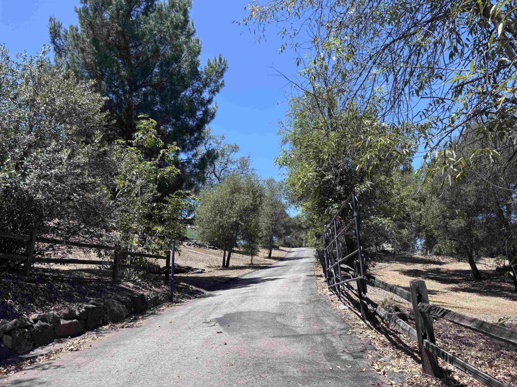 14765 Woods Valley Road Valley Center, CA 92082 - Photo 7 of 52