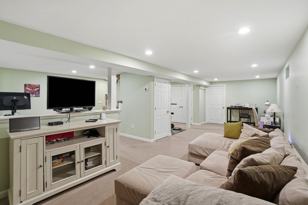 61 Stoney Weir Road Halifax, MA 02338 - Photo 37 of 42