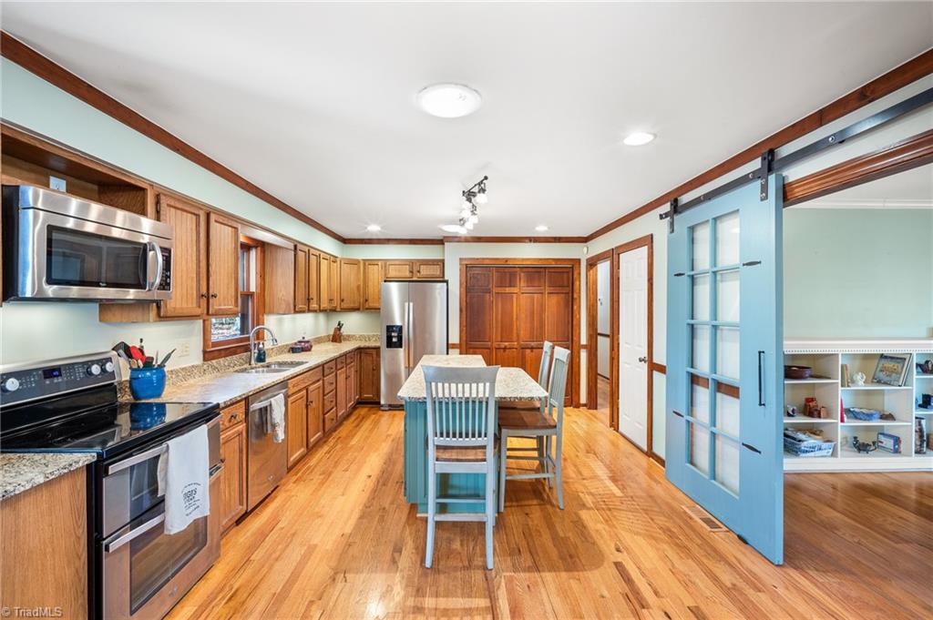 3515 Bentbrook Drive High Point, NC 27265 - Photo 12 of 46