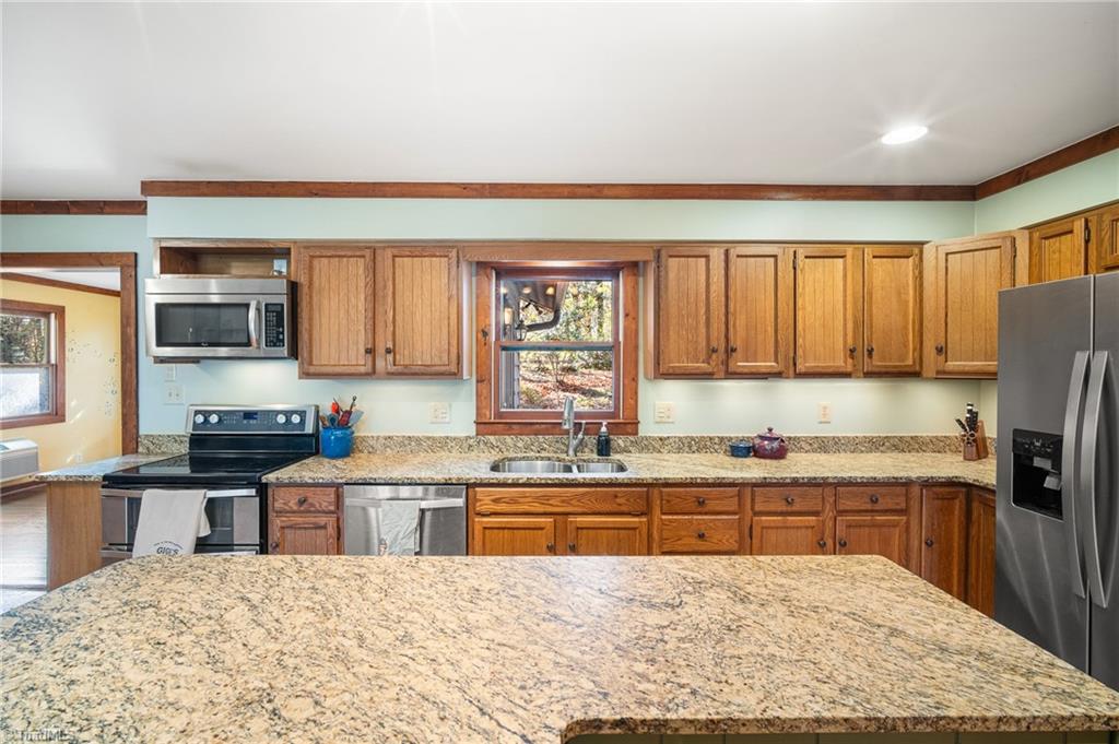 3515 Bentbrook Drive High Point, NC 27265 - Photo 13 of 46