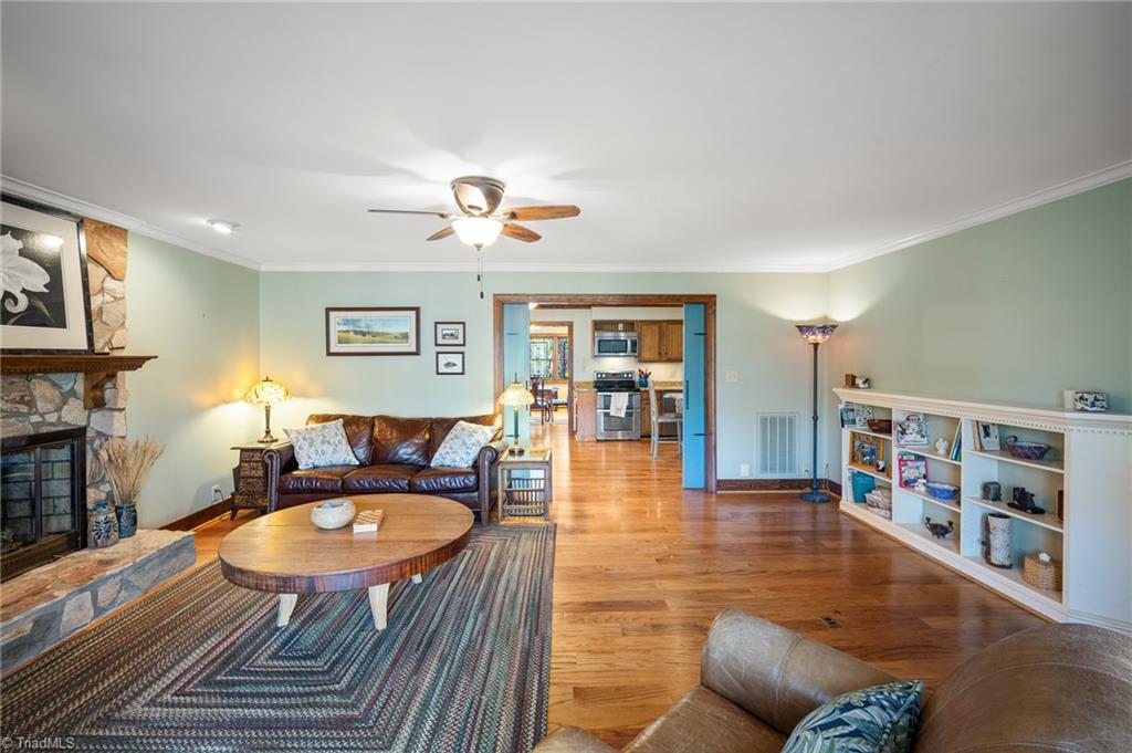 3515 Bentbrook Drive High Point, NC 27265 - Photo 10 of 46