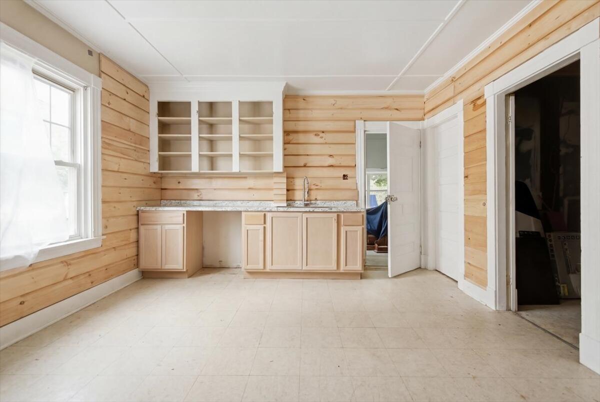 4 Sherwin Street Waterville, ME 04901 - Photo 9 of 64 22-DSC07521_reedit_a9372acf