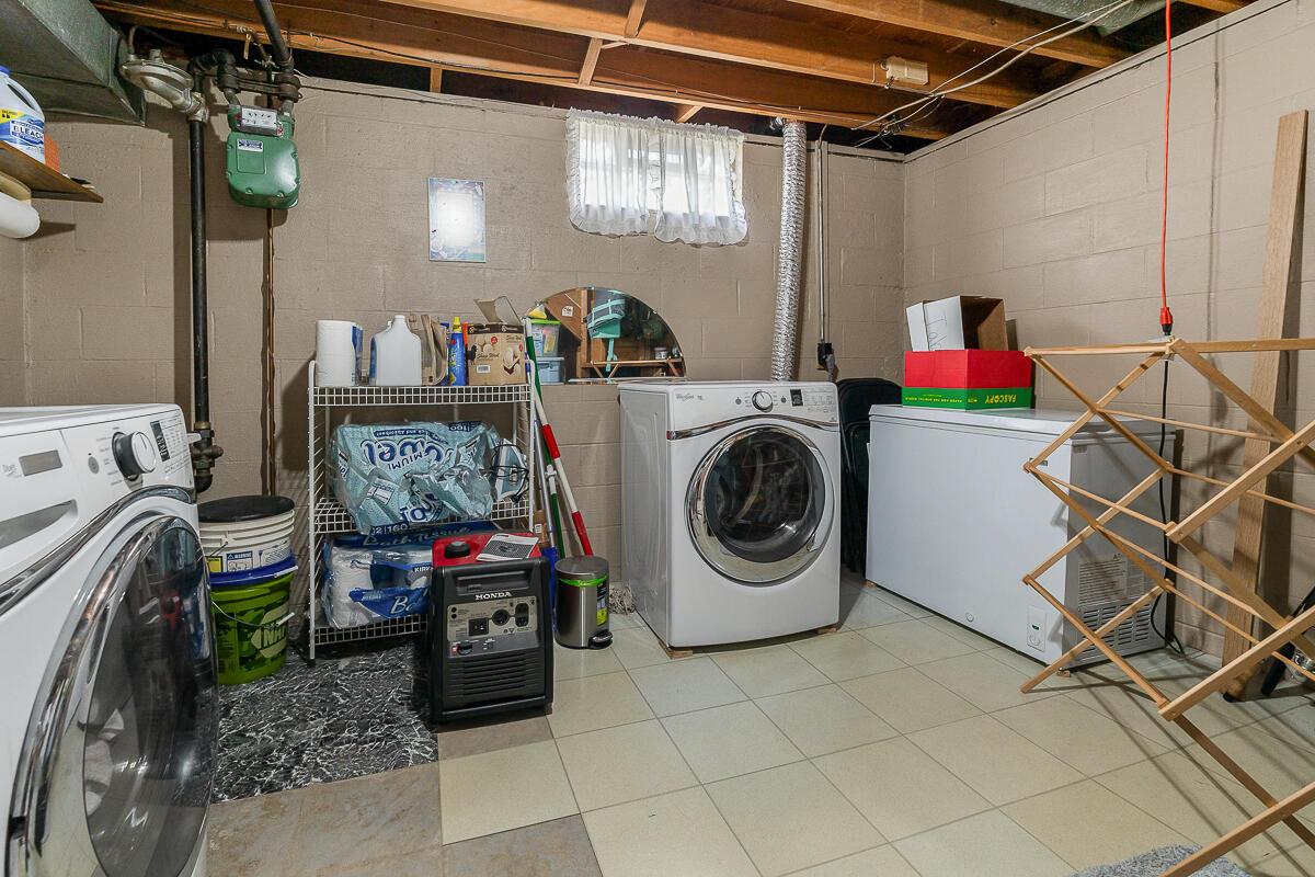 1380 Thurell Road Columbus, OH 43229 - Photo 23 of 27 Laundry Space