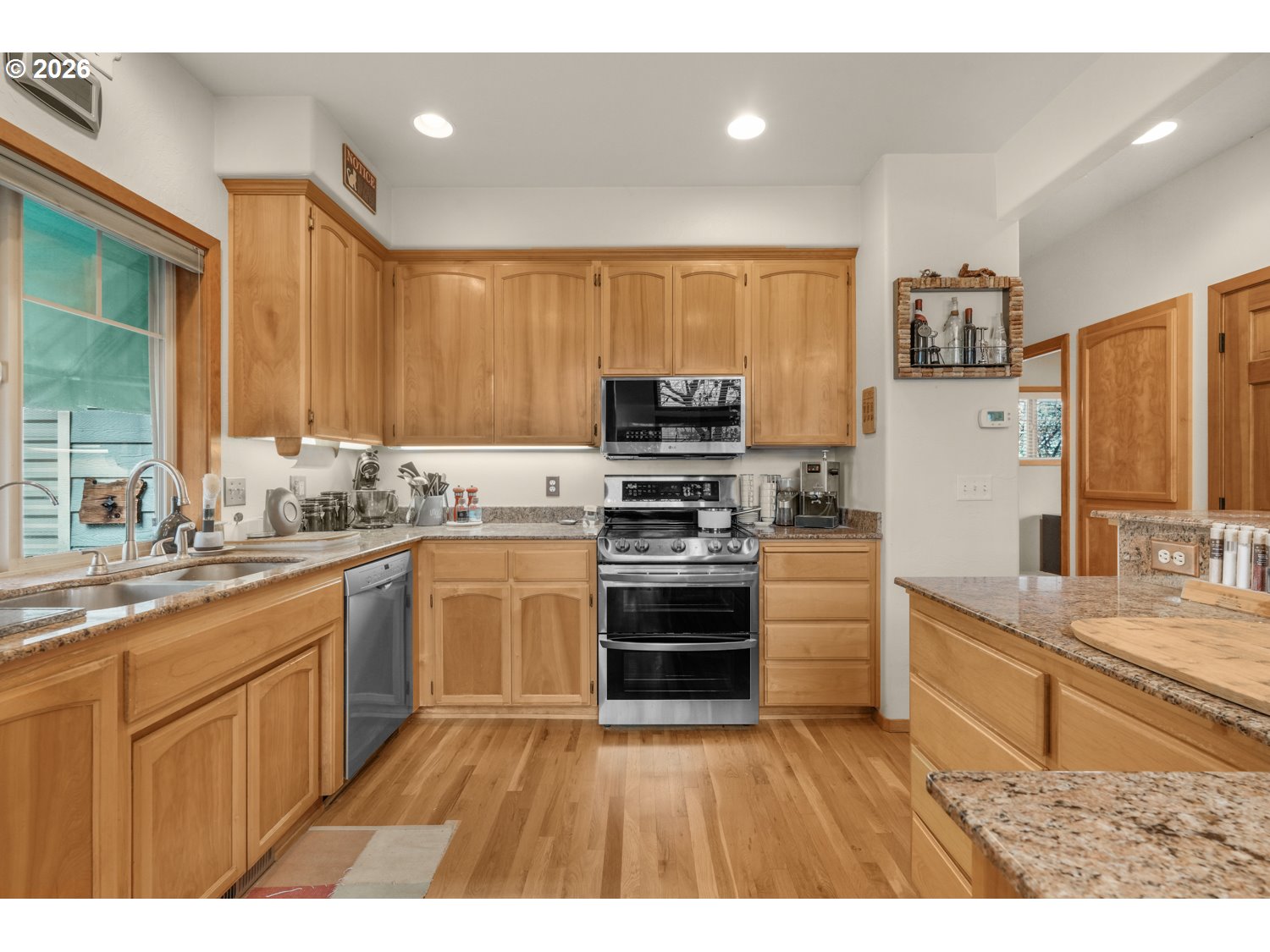5655 Tamarack Lane Central Point, OR 97502 - Photo 14 of 44