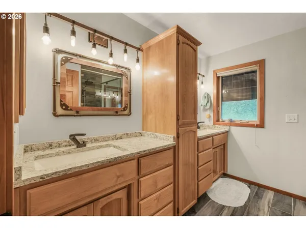 $700,000 | 5655 Tamarack Lane, Central Point, OR 97502