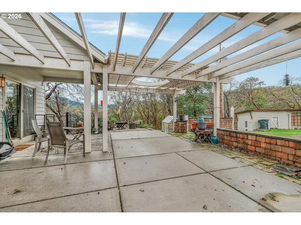 $700,000 | 5655 Tamarack Lane, Central Point, OR 97502