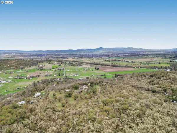 $700,000 | 5655 Tamarack Lane, Central Point, OR 97502