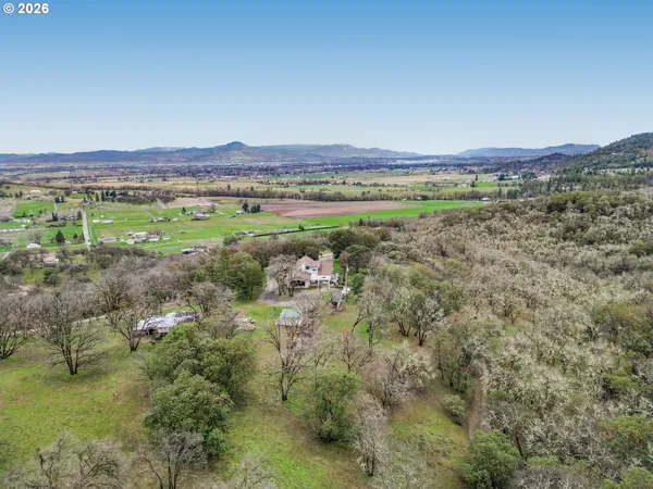 $700,000 | 5655 Tamarack Lane, Central Point, OR 97502