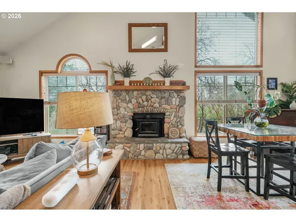 $700,000 | 5655 Tamarack Lane, Central Point, OR 97502