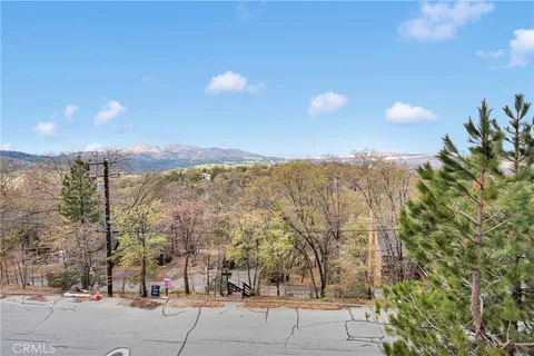 $499,000 | 28935 Banff Drive, Lake Arrowhead, CA 92352