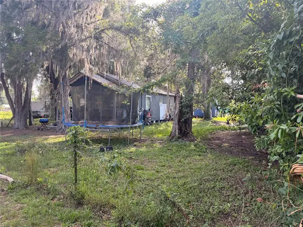 a view of a yard in front of house