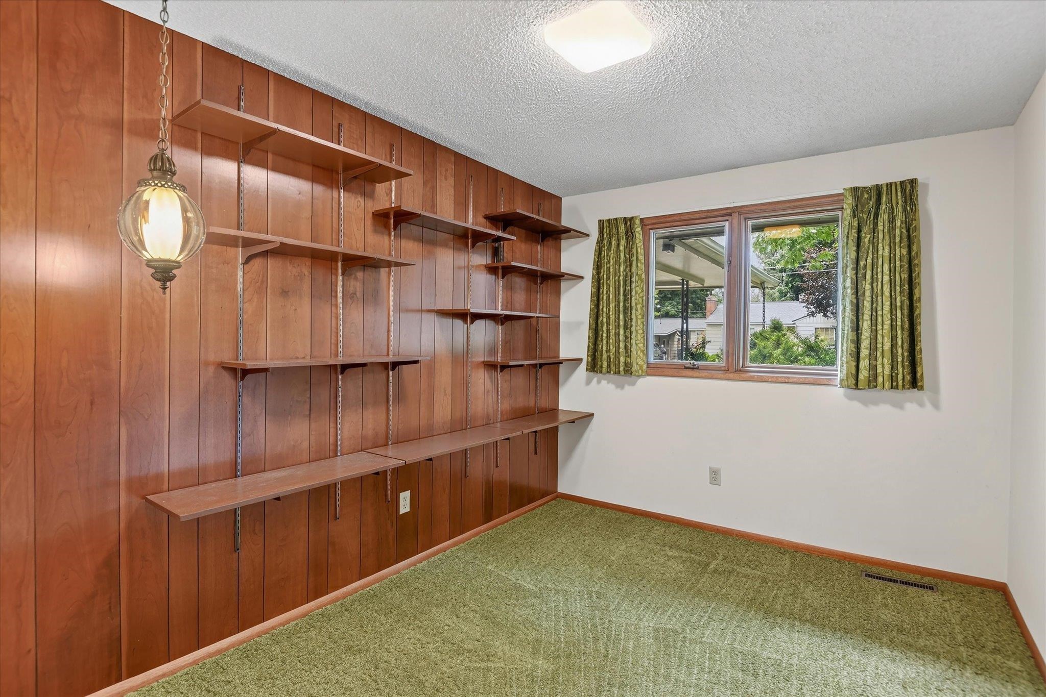 204 West 33rd Avenue Spokane, WA 99203 - Photo 18 of 37