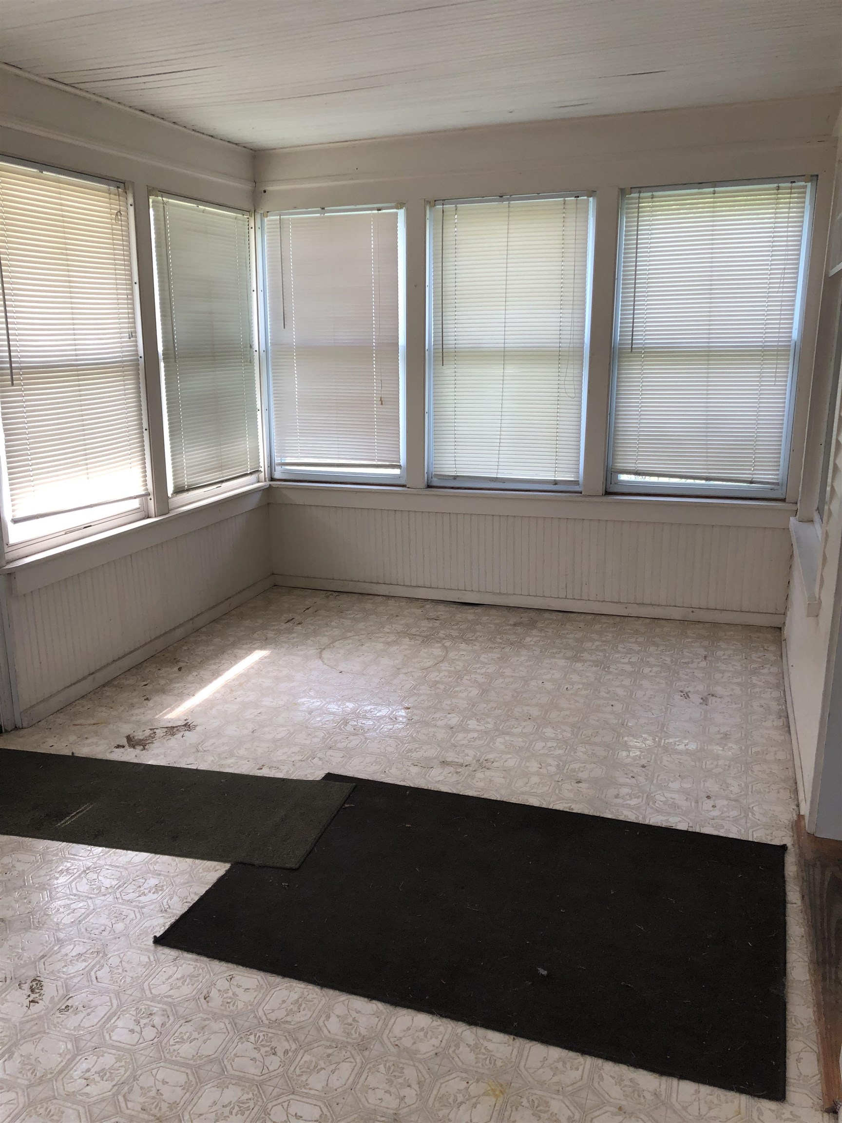 9 Troy Street Richford, VT 05476 - Photo 5 of 35