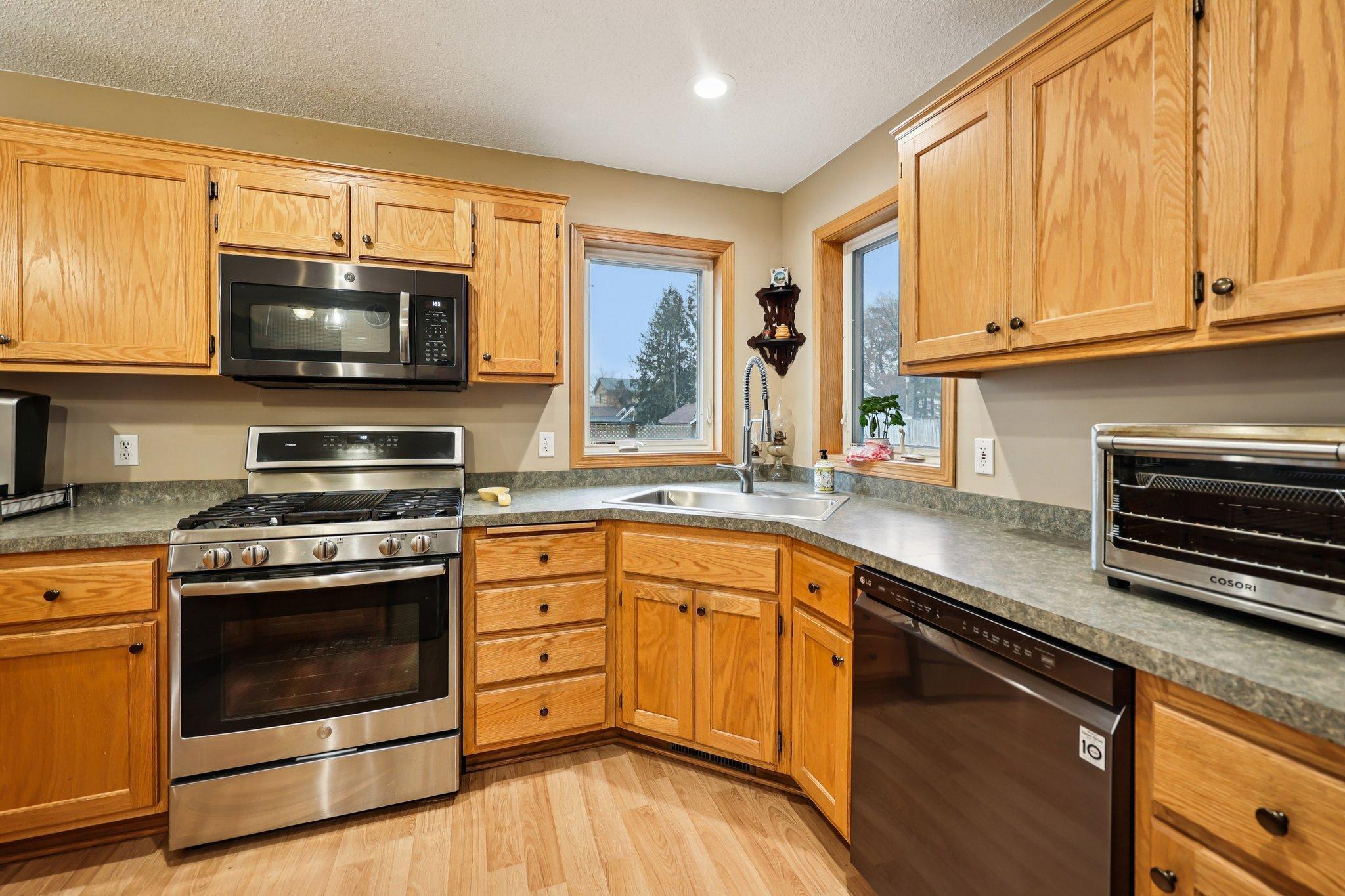 218 Birch Road Wyoming, MN 55092 - Photo 8 of 51