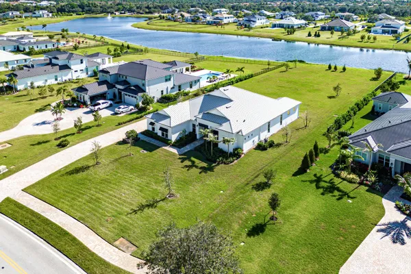 $2,935,000 | 20076 Southeast Bridgewater Drive, Jupiter, FL 33458