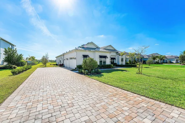 $2,935,000 | 20076 Southeast Bridgewater Drive, Jupiter, FL 33458