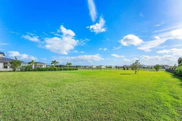 $2,935,000 | 20076 Southeast Bridgewater Drive, Jupiter, FL 33458