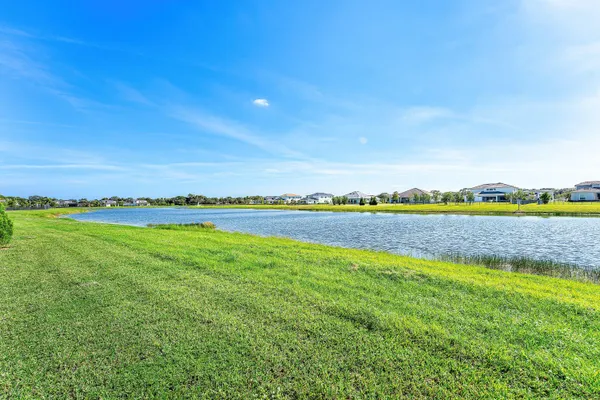 $2,935,000 | 20076 Southeast Bridgewater Drive, Jupiter, FL 33458