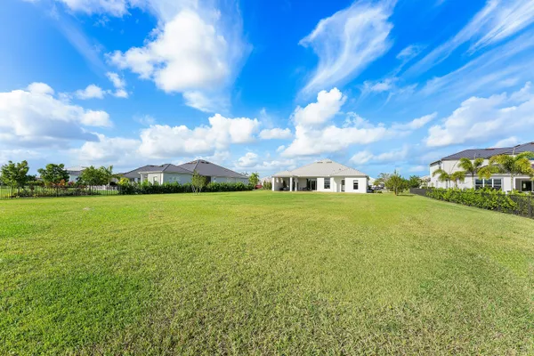 $2,935,000 | 20076 Southeast Bridgewater Drive, Jupiter, FL 33458