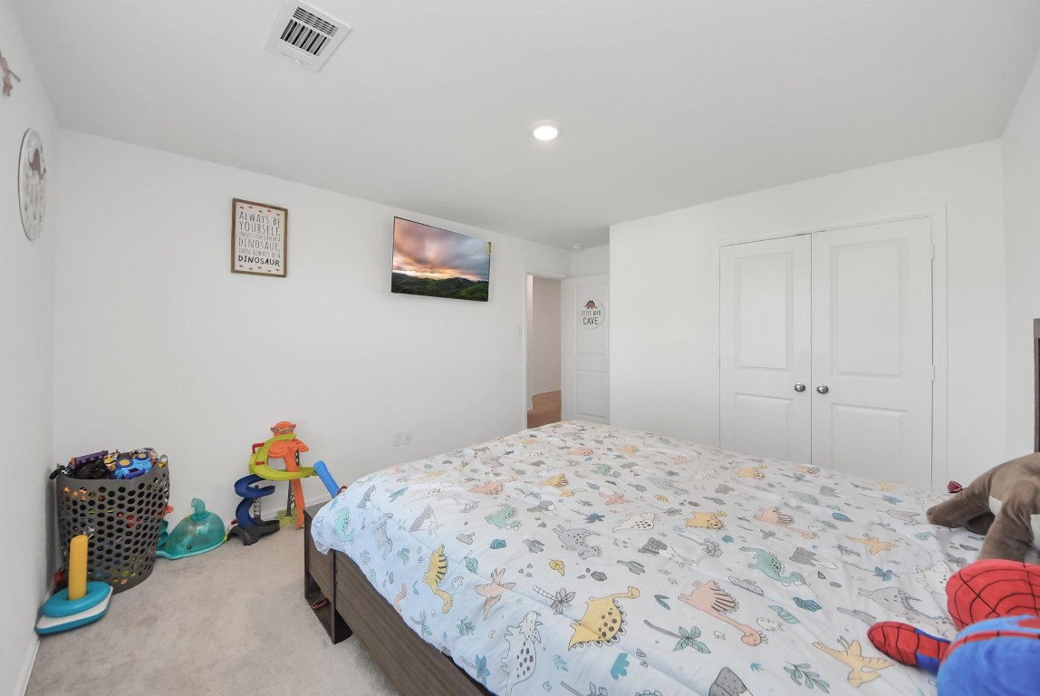 19639 Rupetti Drive New Caney, TX 77357 - Photo 29 of 40 2nd bedroom