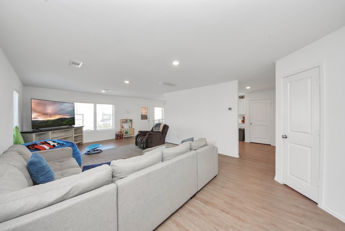 19639 Rupetti Drive New Caney, TX 77357 - Photo 8 of 40