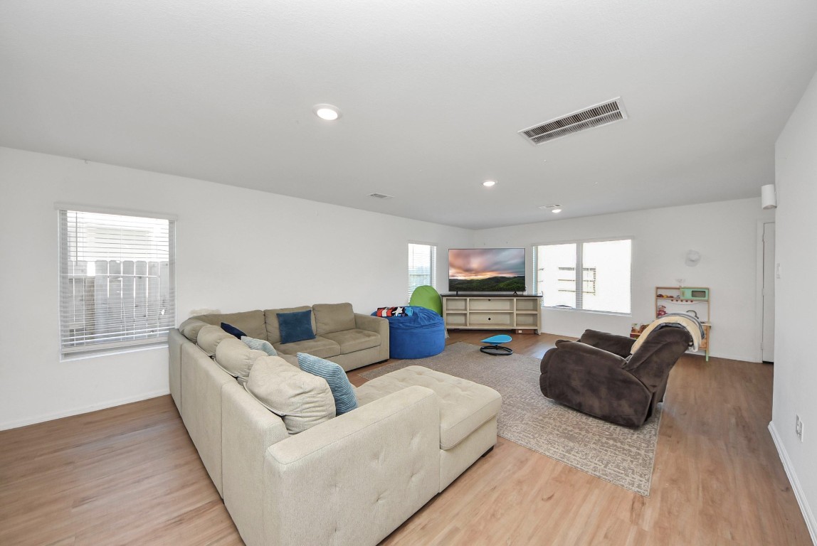 19639 Rupetti Drive New Caney, TX 77357 - Photo 9 of 40