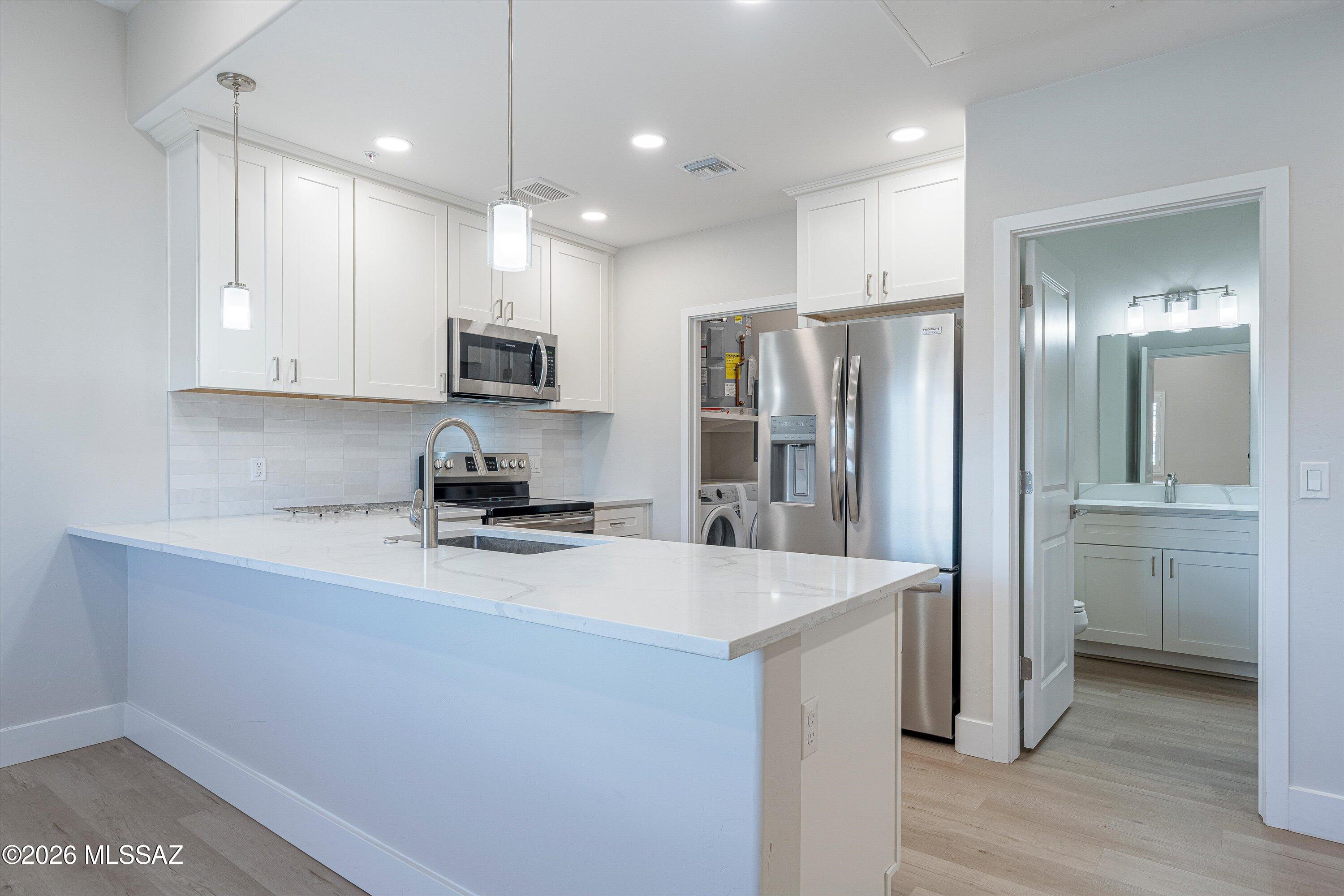 2042 East River Road, Unit 204 Tucson, AZ 85718 - Photo 15 of 28 13-Kitchen