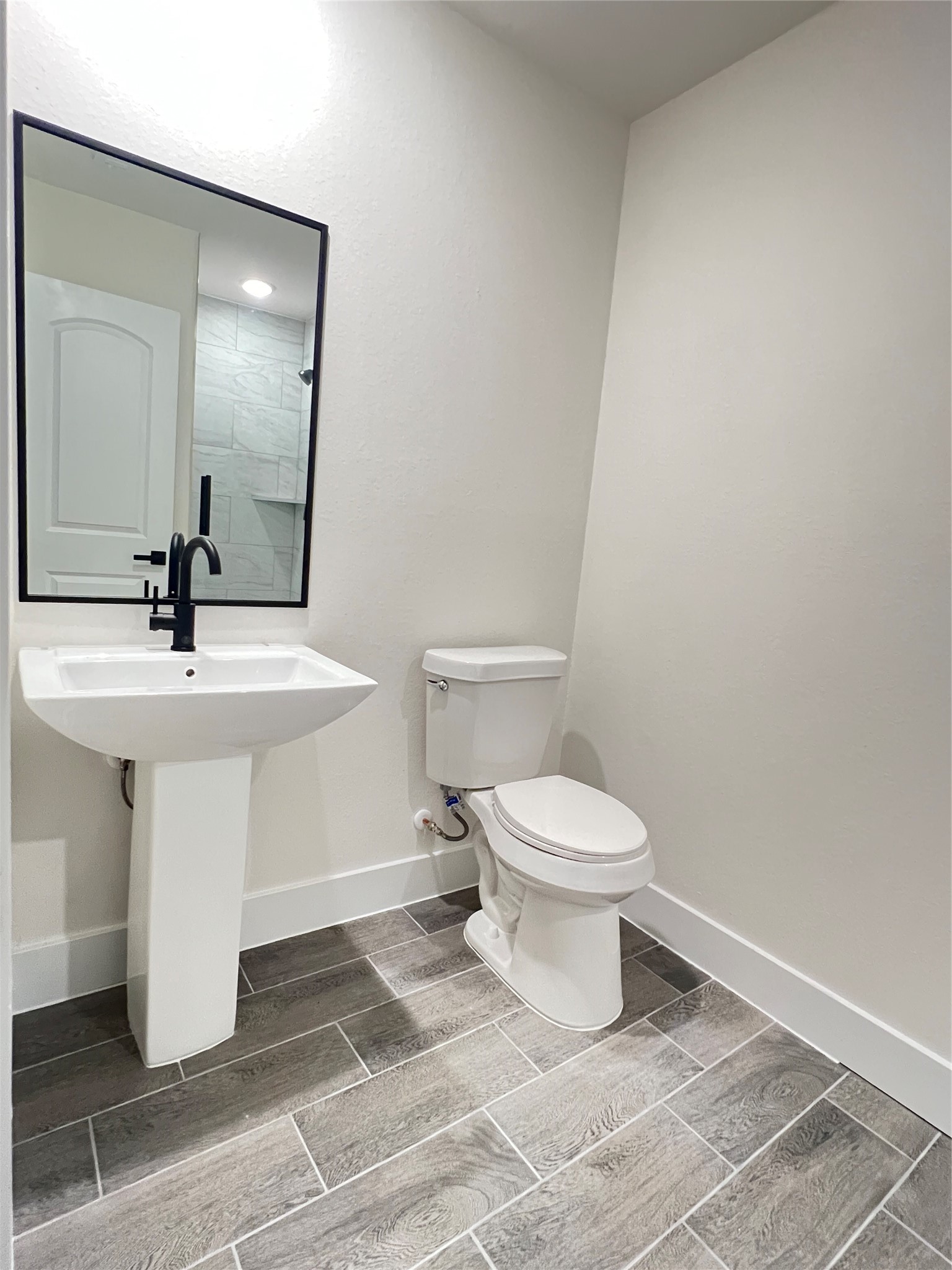 12911 Green Valley Drive Rosharon, TX 77583 - Photo 47 of 49 Another angle of upstairs bathroom