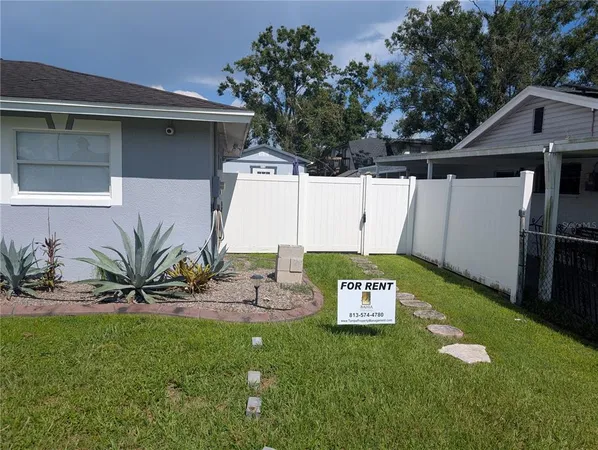 $1,025 | 1002 Kirkland Drive, Unit B, Tampa, FL 33619